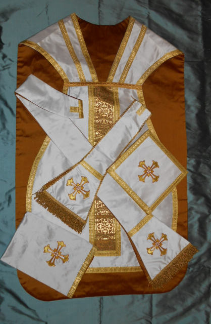 Roman Vestment pure silk with TWO HEARTS